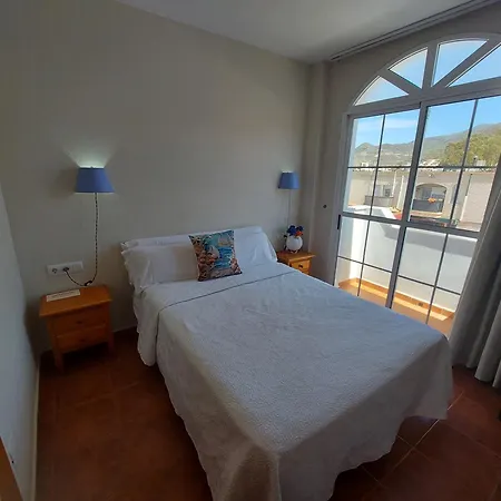 Costa Rica בית הארחה 2*